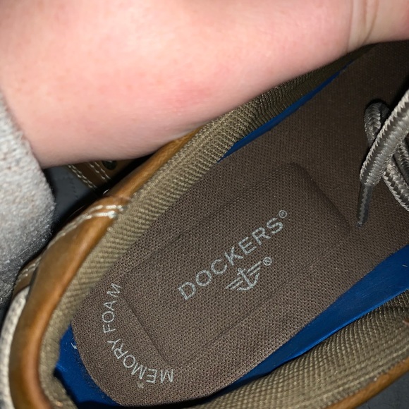 Dockers - Picture 2 of 3